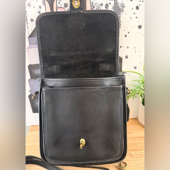 COACH Vintage Station Bag Black Glove Tanned Leather. - Picture 5 of 14